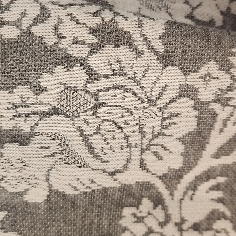 Knox Rose Gray and Cream Floral Sweater Size Large EUC - Picture 7 of 8